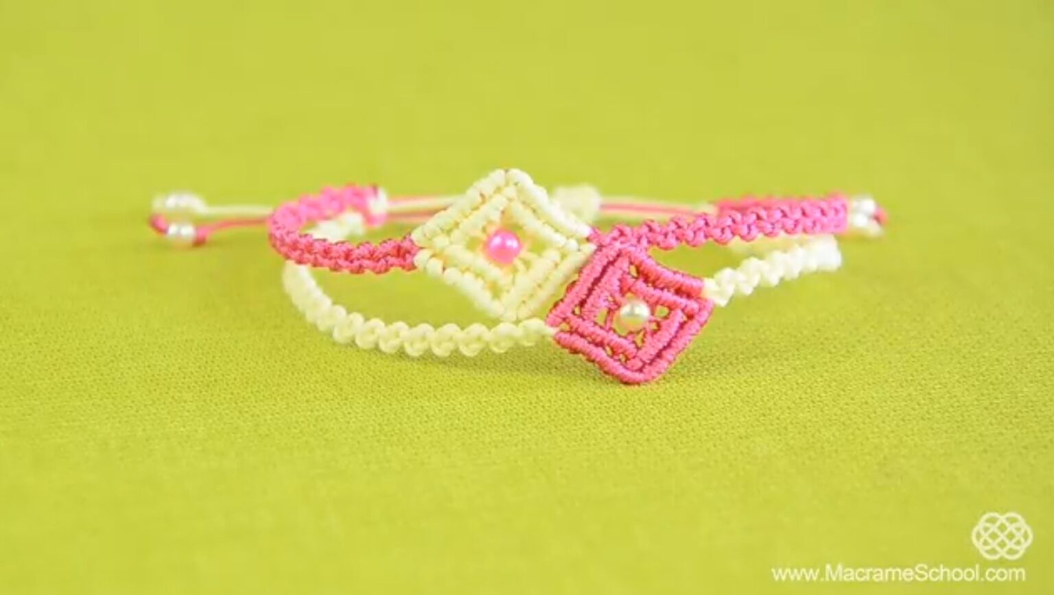 8 Chic Macrame Bracelet Patterns Free To Weave Artify Pattern