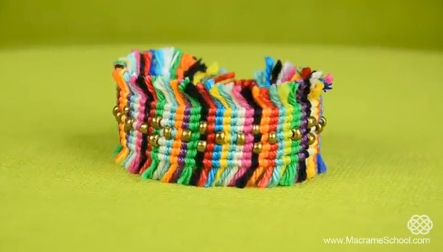 5 Boho Macrame & Seed Bead Bracelet Mashups for Unique Style - Artify ...